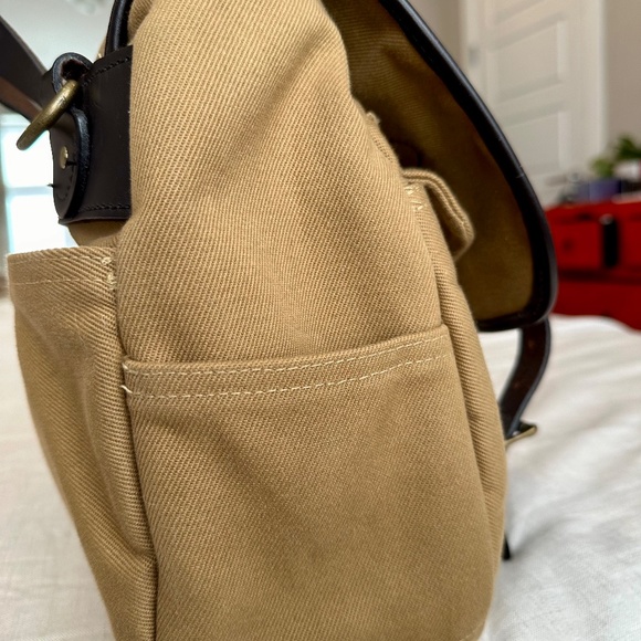 Filson Medium Rugged Twill Field Bag - Picture 15 of 16